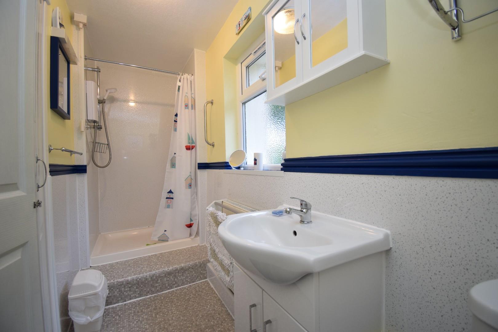 Cottage - Shower Room.JPG